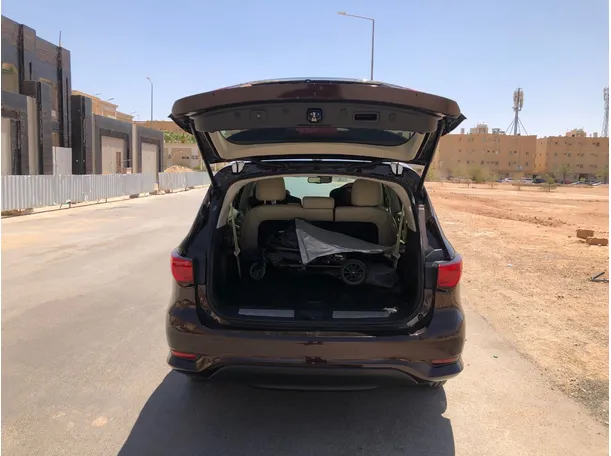 Car image 20