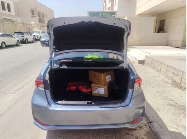 Car image 18