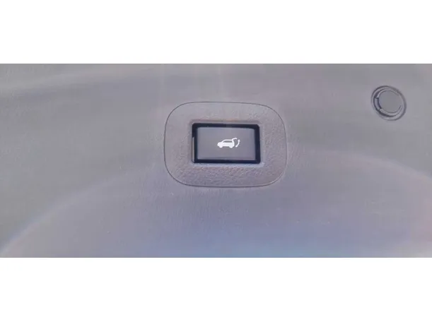 Car image 32