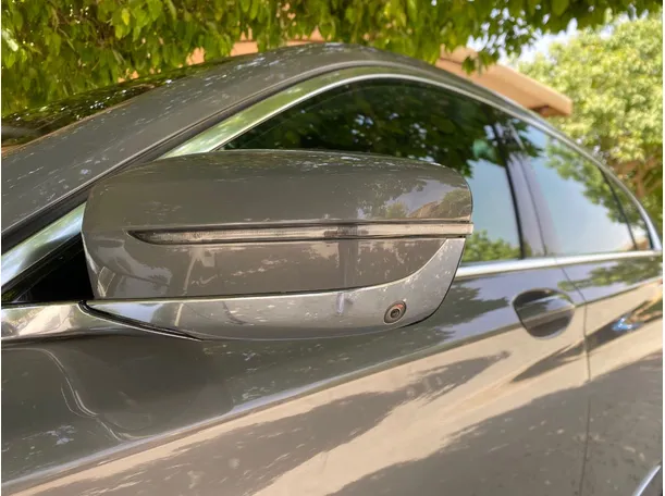 Car image 30