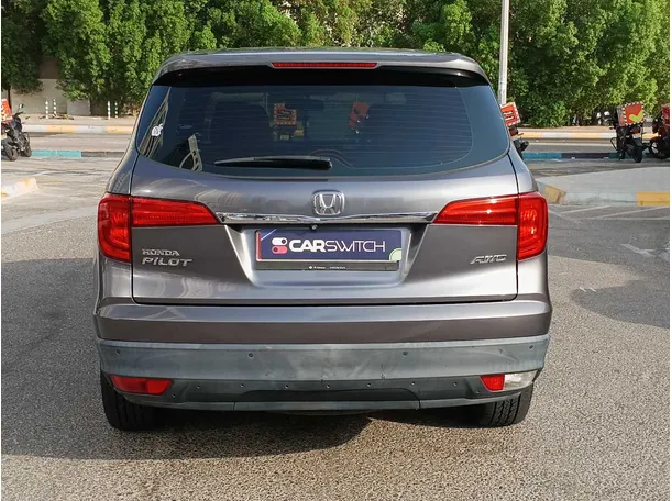 Car image 6