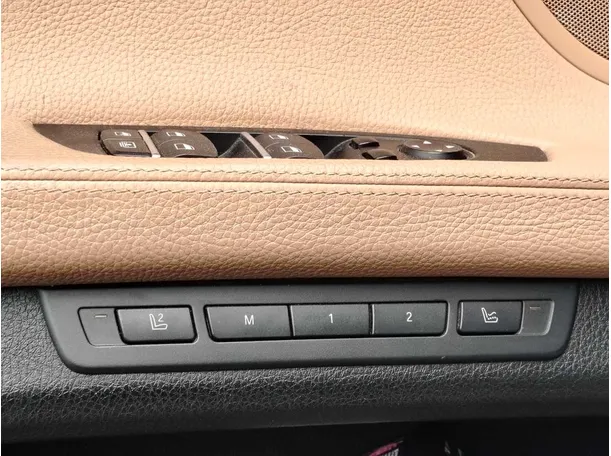 Car image 39