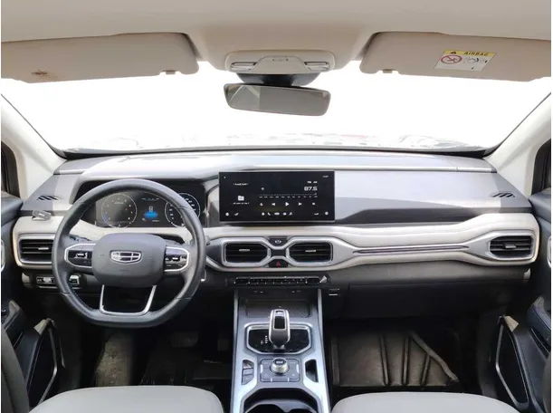 Car image 17