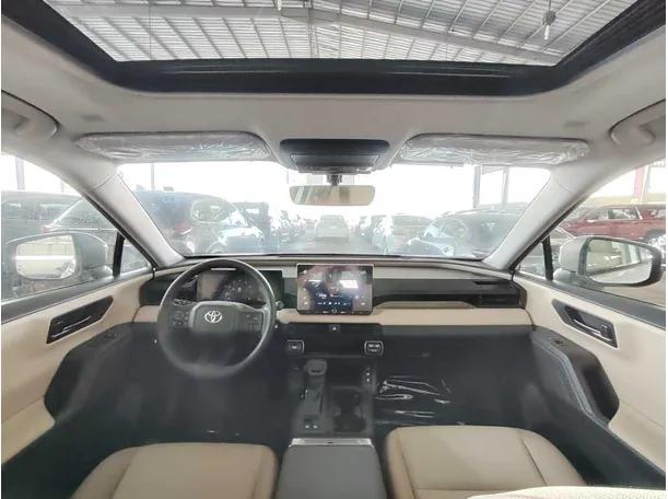 Car image 22