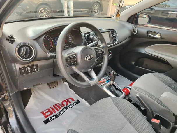 Car image 13