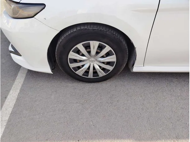 Car image 10