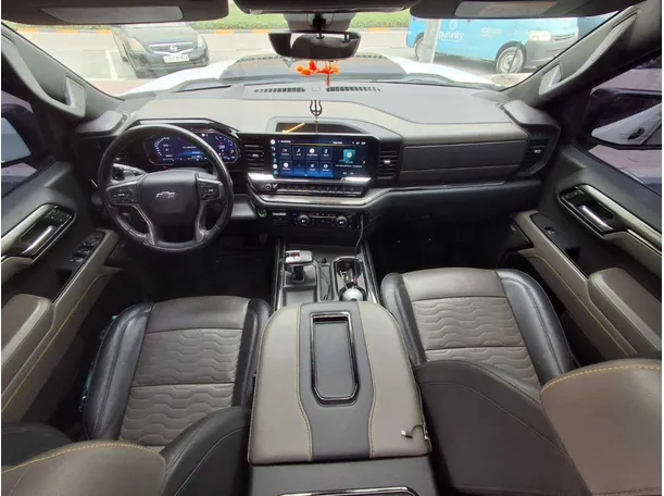 Car image 18
