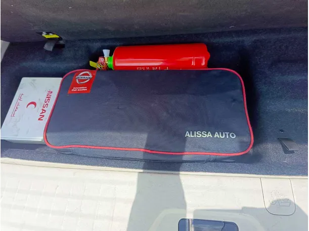 Car image 28