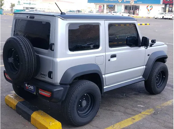 Car image 5