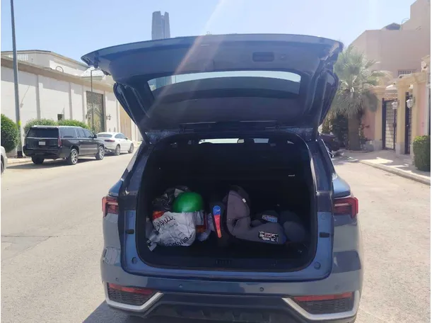 Car image 28