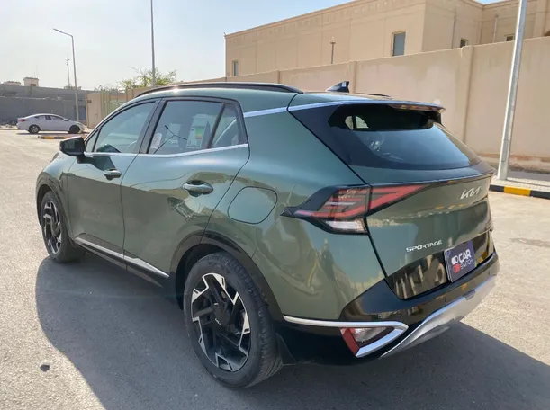 Car image 7