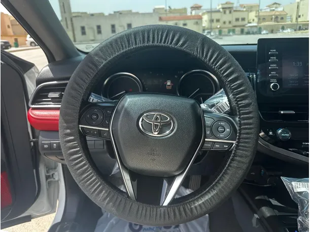 Car image 20