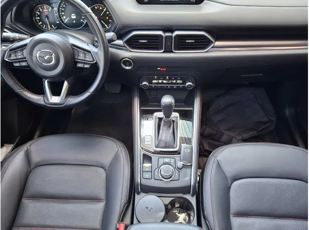 Car image 14
