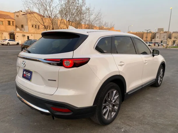 Car image 5