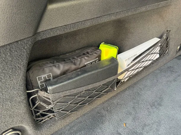 Car image 23