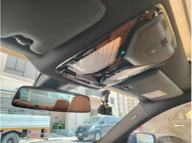 Car image 34