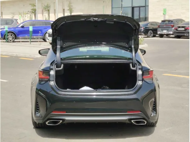 Car image 26