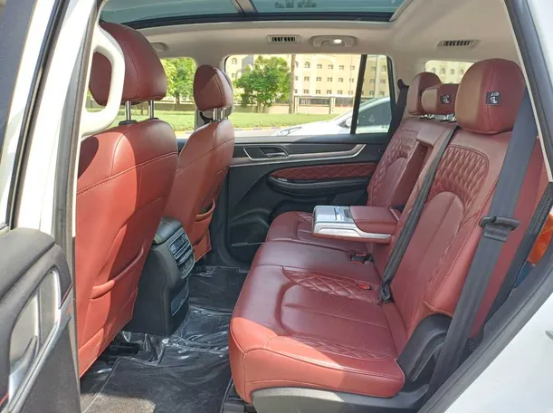 Car image 13