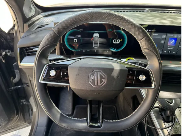 Car image 22