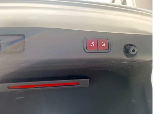 Car image 36