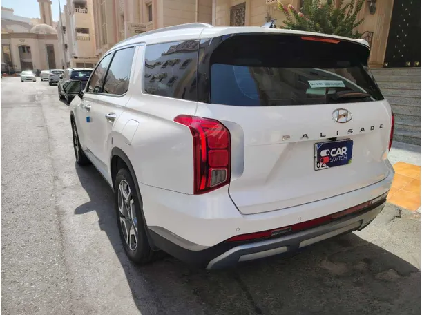 Car image 7