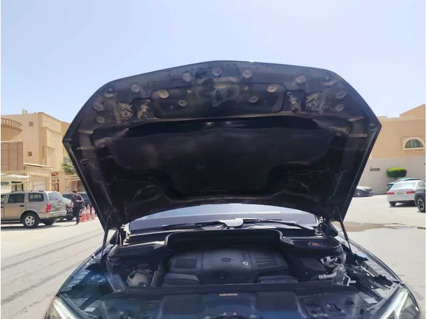 Car image 40