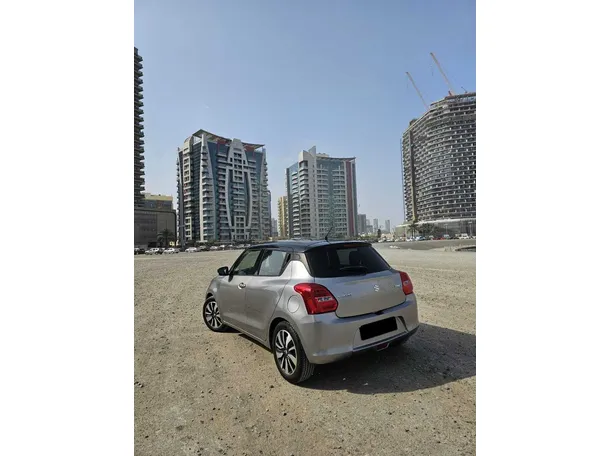 Car image 10