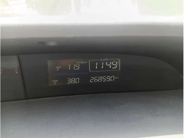 Car image 18