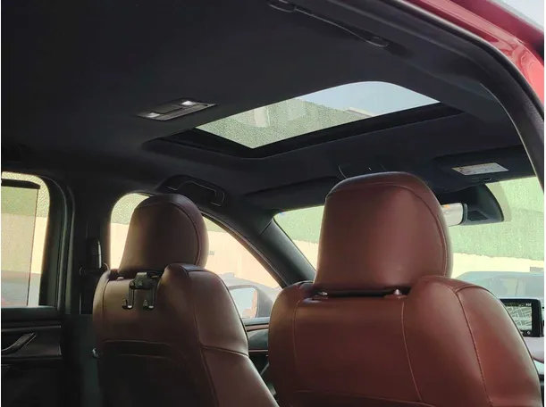 Car image 17