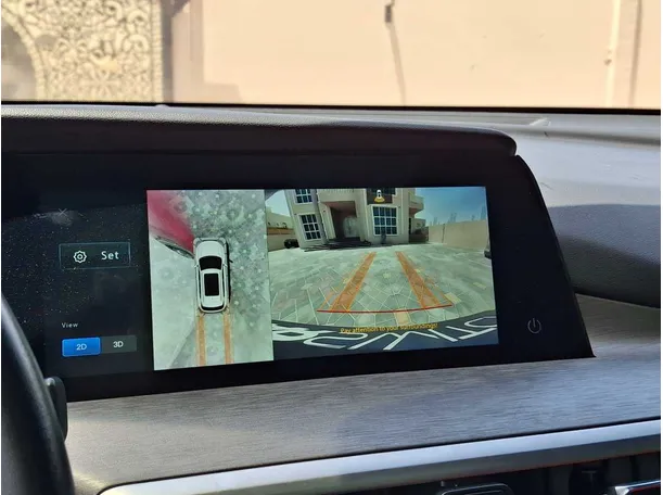 Car image 12