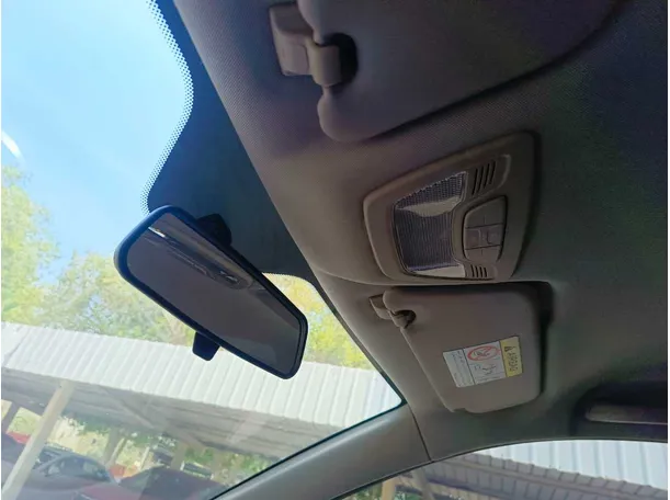 Car image 29