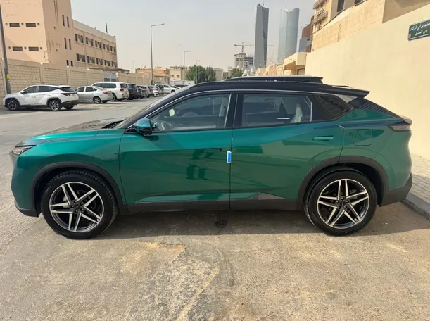 Car image 7