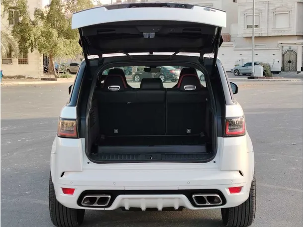 Car image 28