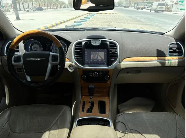 Car image 18