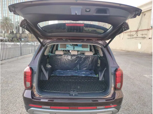 Car image 24