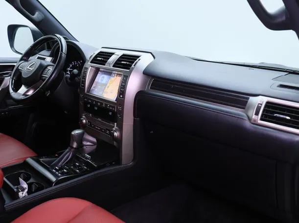 Car image 10
