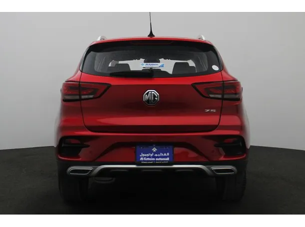 Car image 12