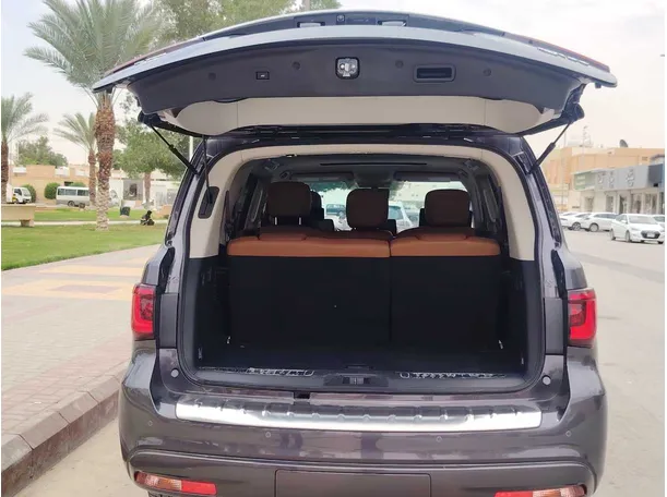 Car image 27