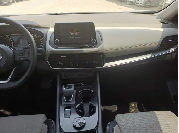Car image 16