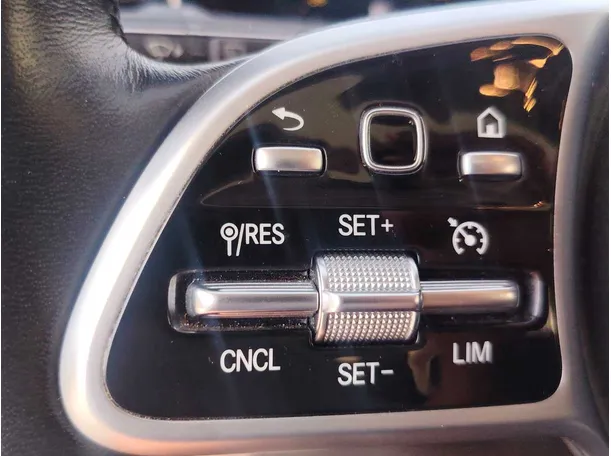 Car image 38