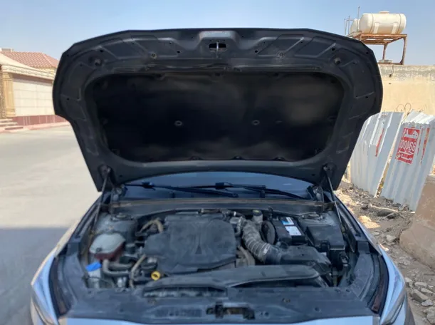 Car image 32