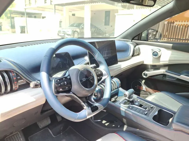Car image 11