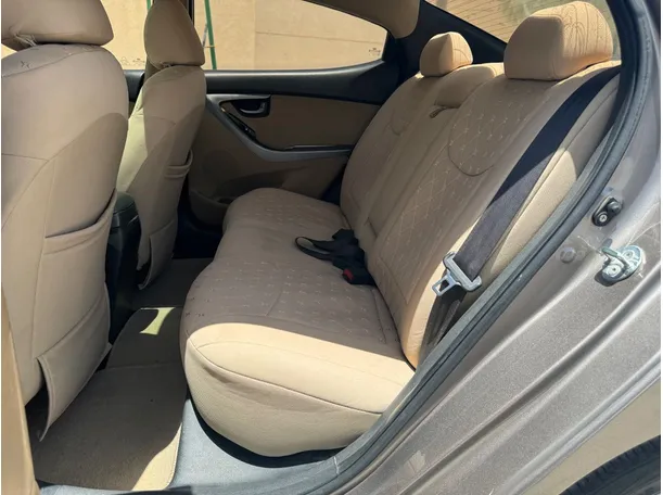 Car image 14