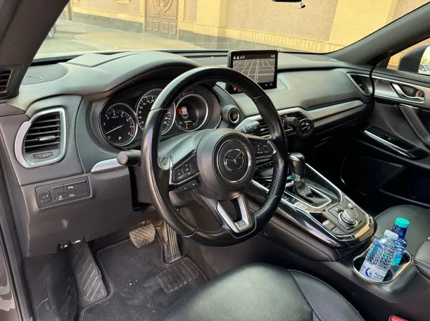 Car image 11