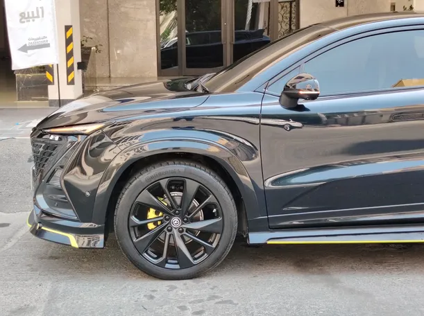Car image 9