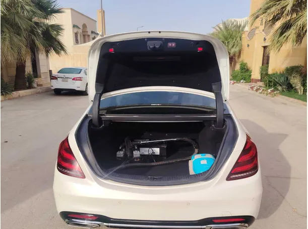 Car image 26