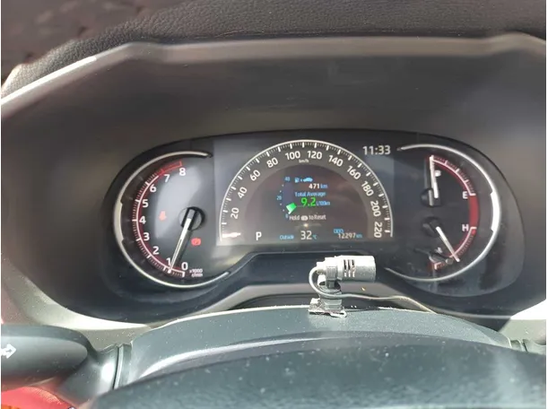 Car image 19