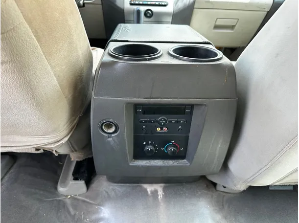 Car image 24