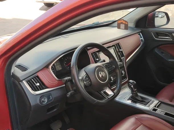 Car image 11