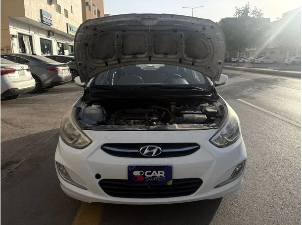 Car image 25